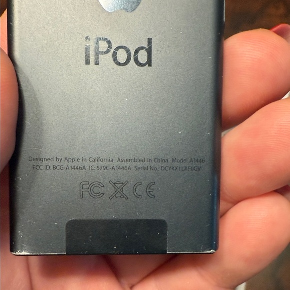 Space Gray iPod Nano 7 Generation - Picture 3 of 10